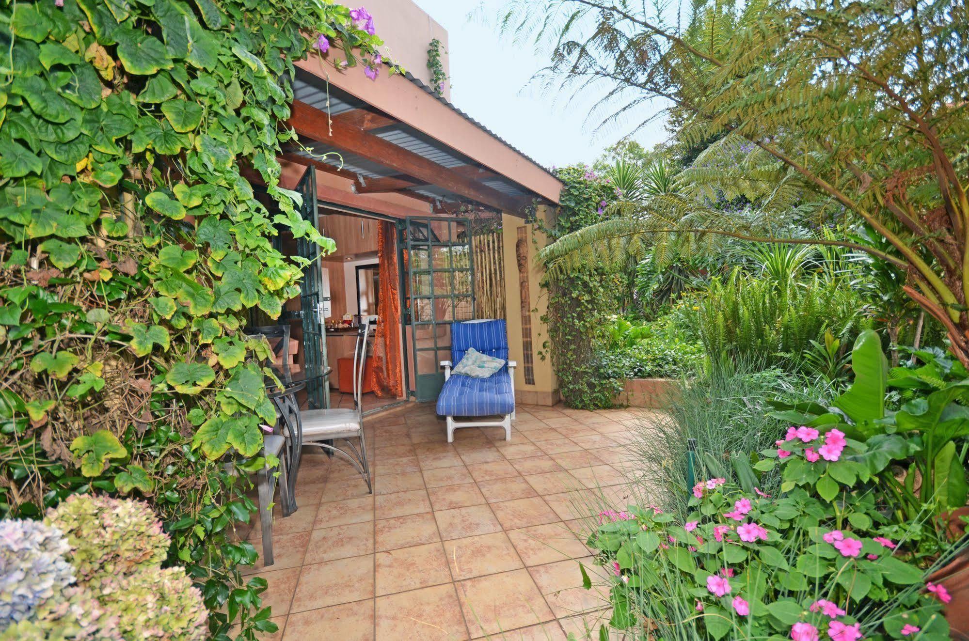 เชอรี ทรี คอตเทจ บีแอนด์บี ลินเดน Bed & Breakfast โจฮันเนสเบิร์ก ภายนอก รูปภาพ